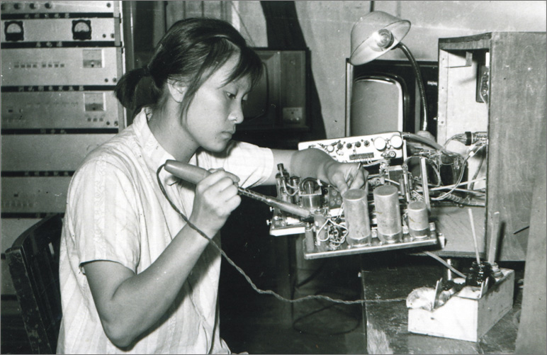 1970年，中國誕生第一臺(tái)彩色電視機(jī)，數(shù)年之后，長虹才開始電視機(jī)的研制