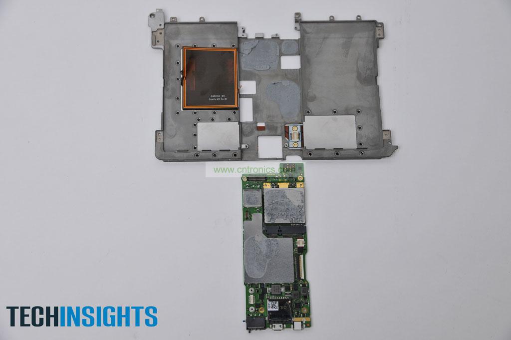 將PCB與金屬分離，從PCB板上卸下無線通訊板