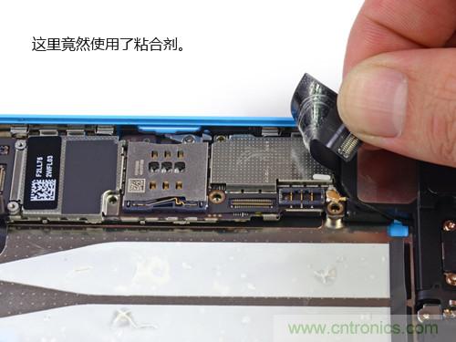 內(nèi)部能否出“彩”？“五彩機(jī)身”iPhone 5C拆解揭秘