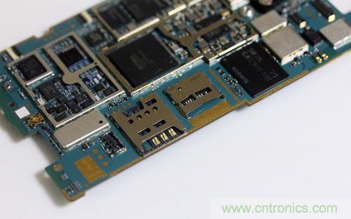拆解4G新機(jī)索尼M35t：用料十足，易于維修