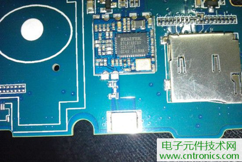 不怕摔的電紙書！一款柔性屏電子書閱讀器拆解