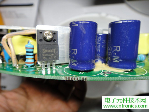 高端大氣上檔次！智能遙控調(diào)光LED吸頂燈拆解
