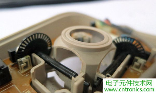 殿堂級(jí)機(jī)械鼠標(biāo)拆解：嘆精致做工！