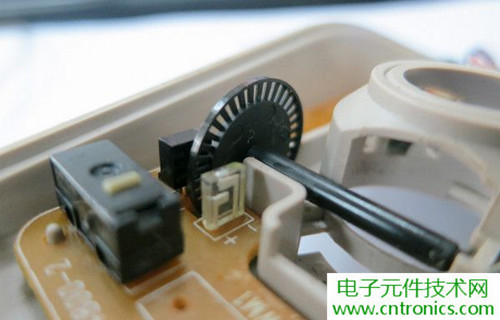 殿堂級(jí)機(jī)械鼠標(biāo)拆解：嘆精致做工！