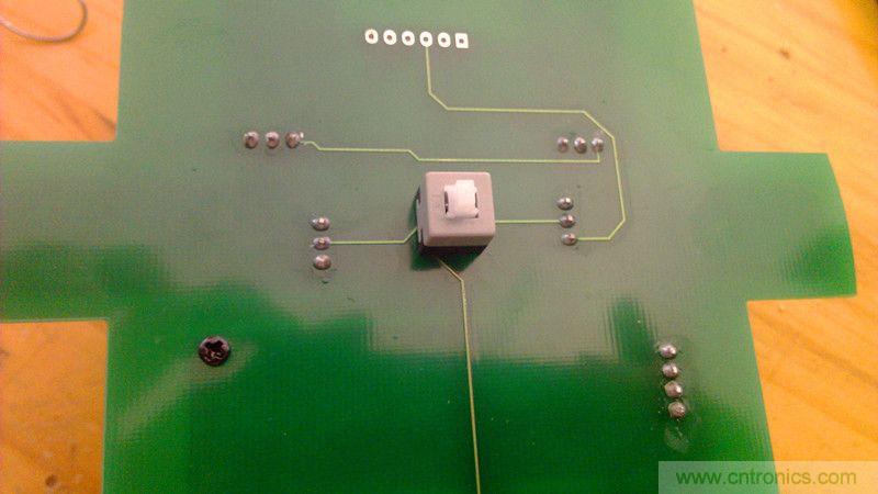 牛人力作！PCB版藍(lán)牙智能小車DIY