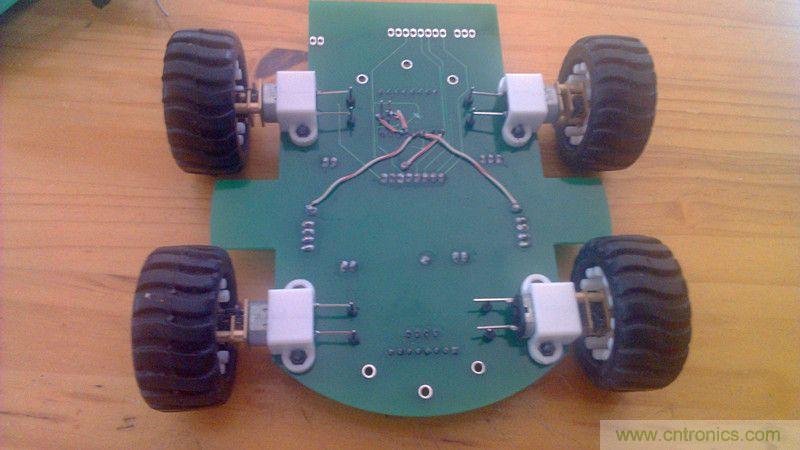 牛人力作！PCB版藍(lán)牙智能小車DIY