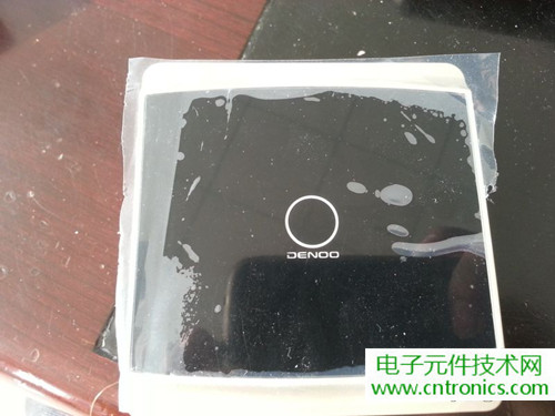 一款觸控開關拆解，做工不錯