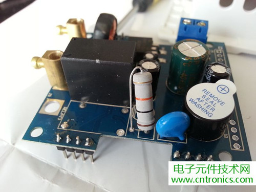 一款觸控開關拆解，做工不錯