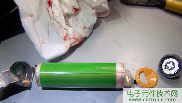 筆記本電池拆解，探秘電池內(nèi)部結(jié)構(gòu)