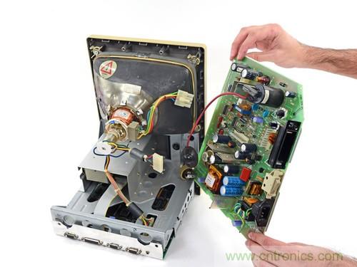 拆！古董級Macintosh 128K電腦