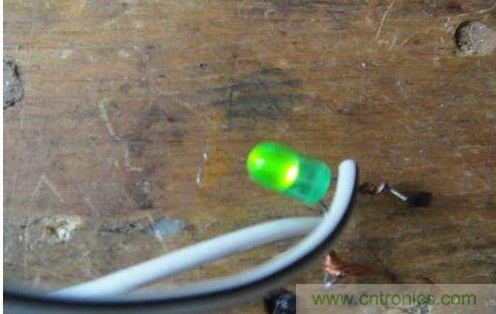 創(chuàng)意DIY！迷你風力發(fā)電機！