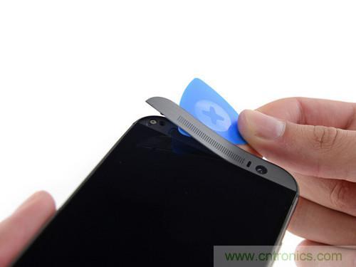 牛人強(qiáng)拆！新HTC One(M8)真機(jī)精密做工難修理
