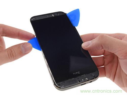 牛人強(qiáng)拆！新HTC One(M8)真機(jī)精密做工難修理
