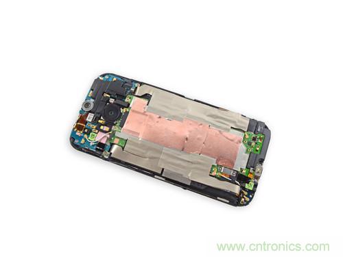 牛人強(qiáng)拆！新HTC One(M8)真機(jī)精密做工難修理