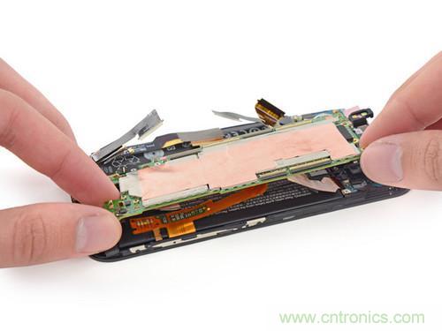 牛人強(qiáng)拆！新HTC One(M8)真機(jī)精密做工難修理