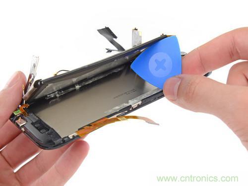 牛人強(qiáng)拆！新HTC One(M8)真機(jī)精密做工難修理