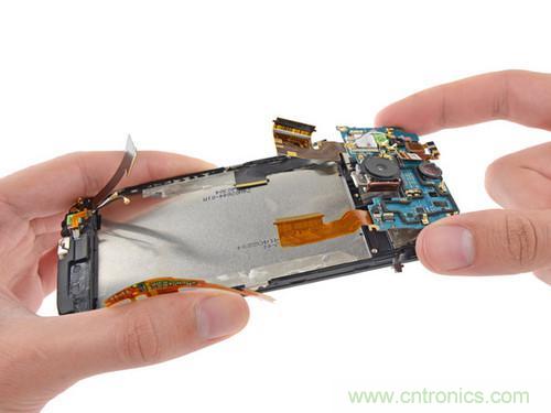牛人強(qiáng)拆！新HTC One(M8)真機(jī)精密做工難修理