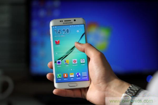 三星S6 Edge+拆解：比S6 Edge加在哪里？