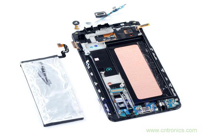 Galaxy Note5拆解，與S系列差距日漸模糊