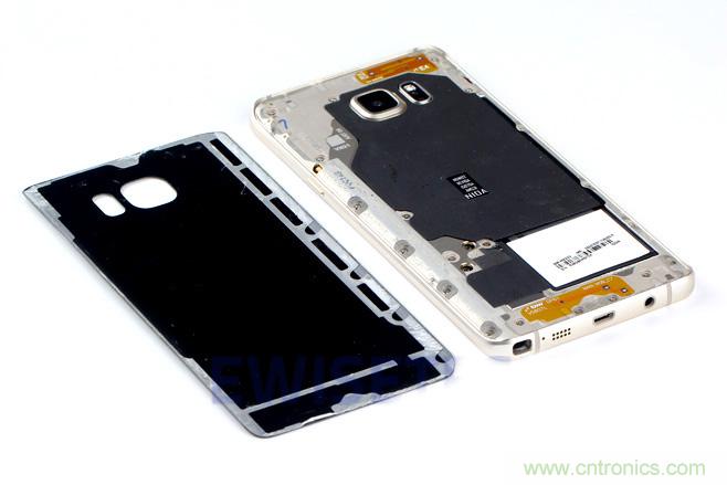 Galaxy Note5拆解，與S系列差距日漸模糊