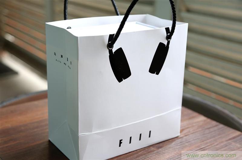 頭條哥的夢想之作！FIIL耳機能讓汪峰上頭條否？