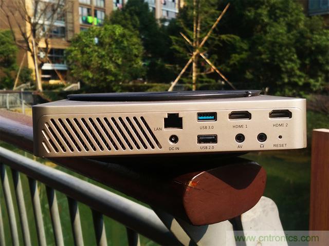 無屏電視時代已然來臨，客廳你做好準備了嗎？