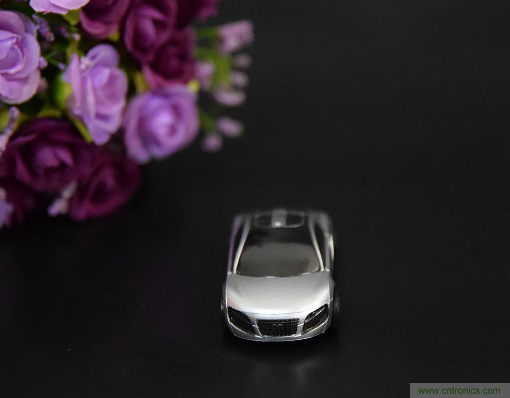 虛擬與現(xiàn)實(shí)相結(jié)合的飛車游戲，讓你體驗(yàn)速度與激情的碰撞！