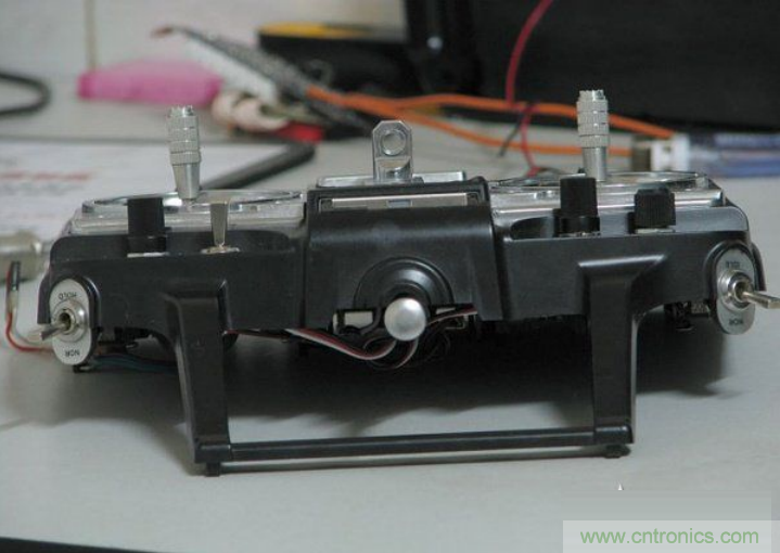 無人機(jī) DIY 制作全過程，酷得不要不要的！