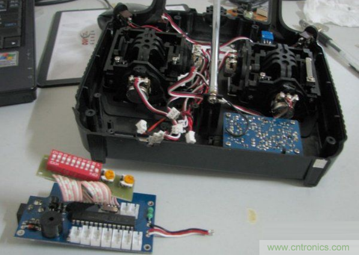 無人機(jī) DIY 制作全過程，酷得不要不要的！
