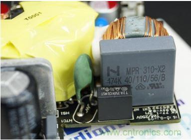 69元小米4口USB充電器詳細拆解，看完你也能DIY一個