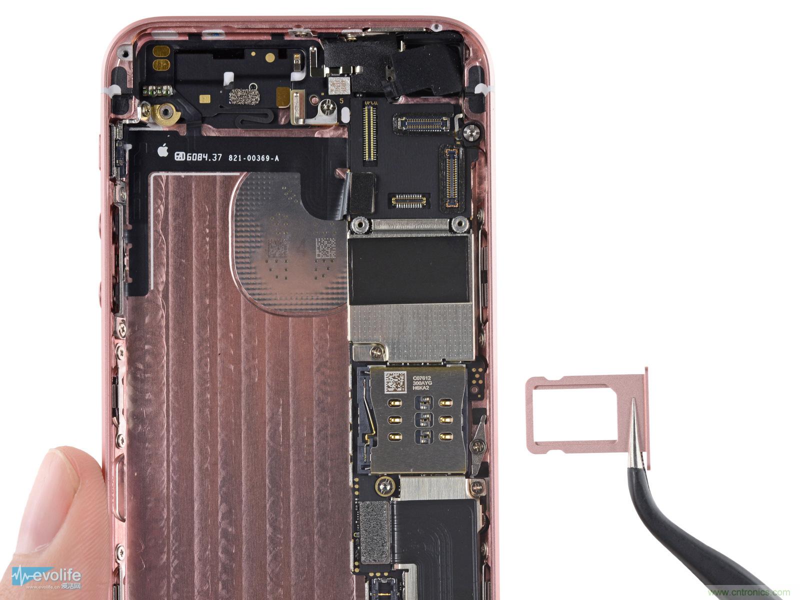 有什么地方?jīng)]有變？iPhone SE真機(jī)拆解