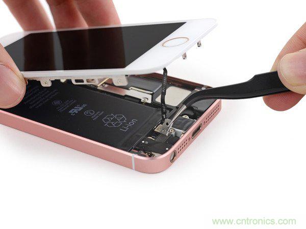 有什么地方?jīng)]有變？iPhone SE真機(jī)拆解