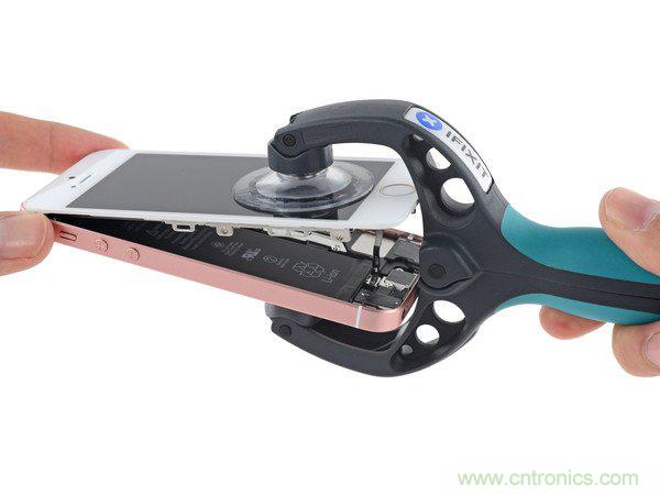 有什么地方?jīng)]有變？iPhone SE真機(jī)拆解