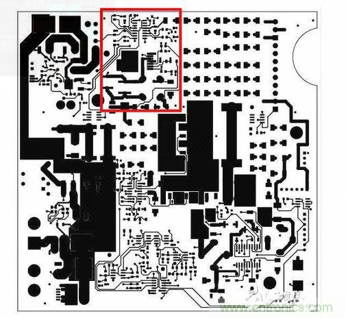 這是自動(dòng)測(cè)試設(shè)備的PCB，因?yàn)槭孪攘私膺^(guò)那顆SEPIC轉(zhuǎn)換器（以紅框標(biāo)示），我的設(shè)計(jì)第一次就成功。