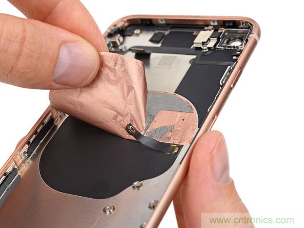 iPhone 8首拆：無線充電版本的iPhone 7？