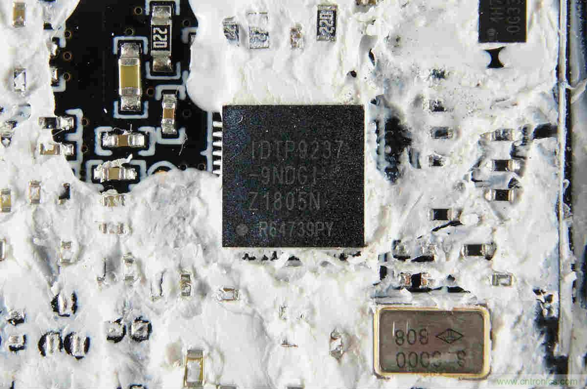 拆解對(duì)比：系出同門，小米、紫米無線充電器的差別有多大？