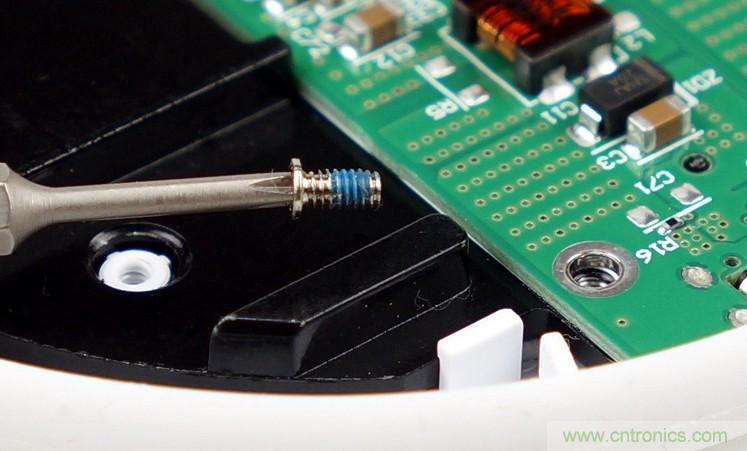 拆解對(duì)比：系出同門，小米、紫米無線充電器的差別有多大？