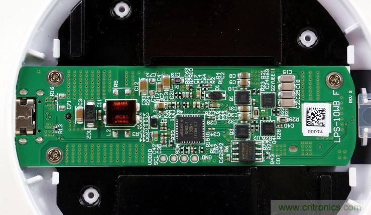 拆解對(duì)比：系出同門，小米、紫米無線充電器的差別有多大？