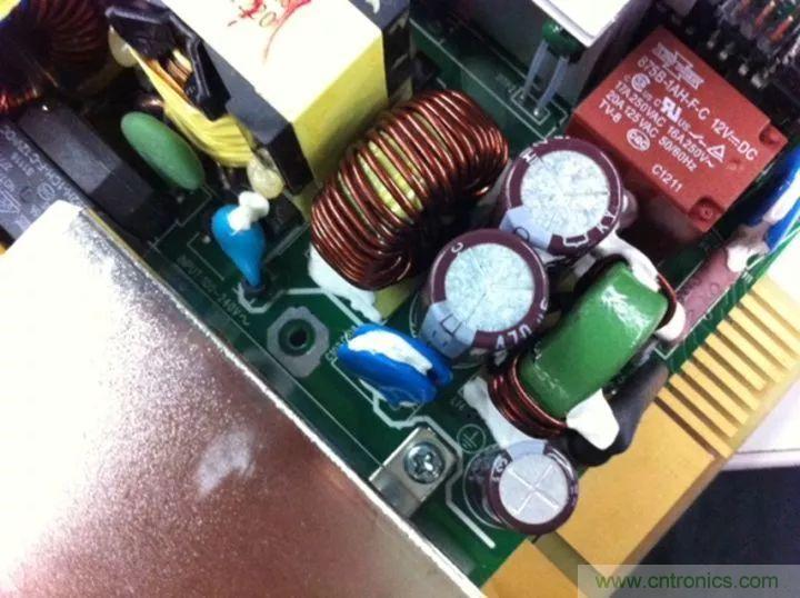 了解電容，讀這一篇就夠了