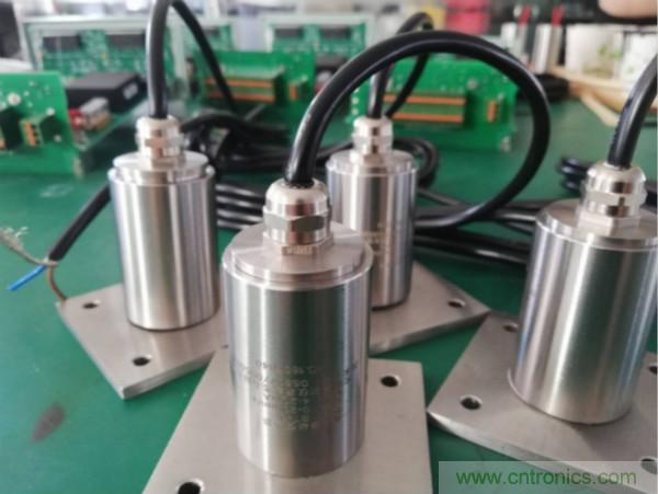 振動傳感器的機(jī)電變換原理？主要的分類有哪些？